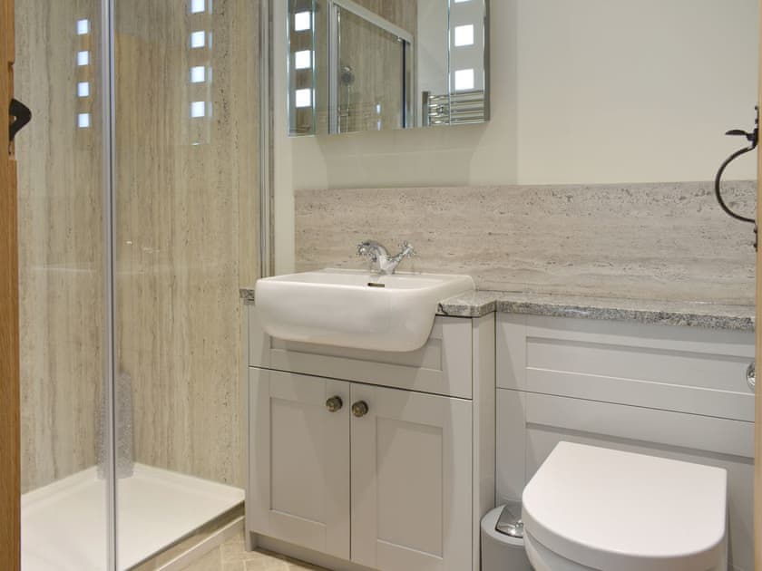 En-suite | Deer Park - Deer Park Holiday Lets, Harkerside, near Grinton