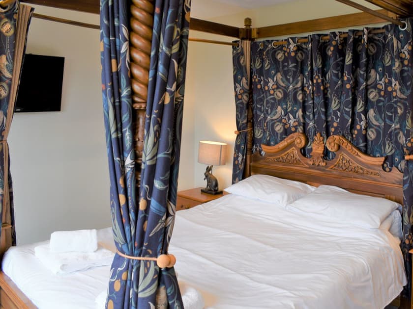 Four Poster bedroom | Shelduck House, Portnalong, Isle of Skye
