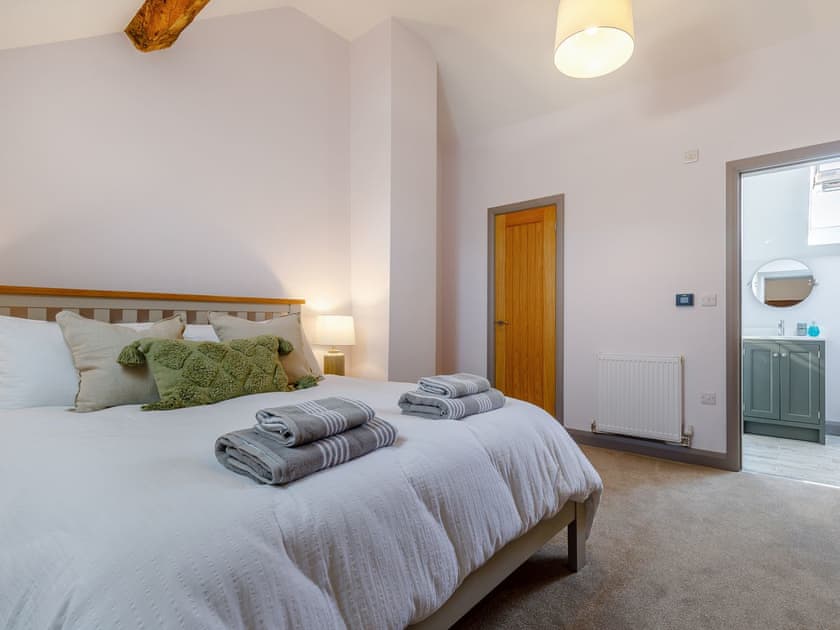 Double bedroom | The Hayloft - Yocking Gate Holiday Accomodation, Whitchurch