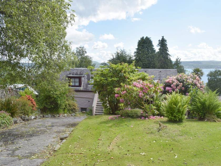 Garden and grounds | Cluniter Cottage, Innellan Dunoon