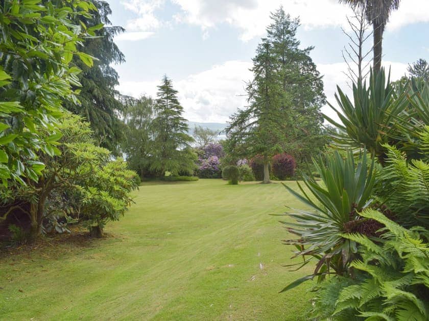 Garden and grounds | Cluniter Cottage, Innellan Dunoon