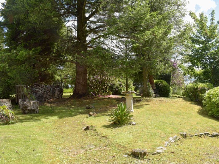 Garden and grounds | Cluniter Cottage, Innellan Dunoon