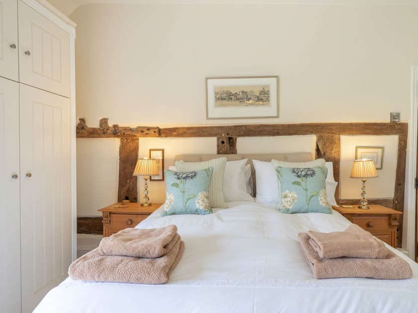 Double bedroom | Pinley Hill House, Hatton near Warwick