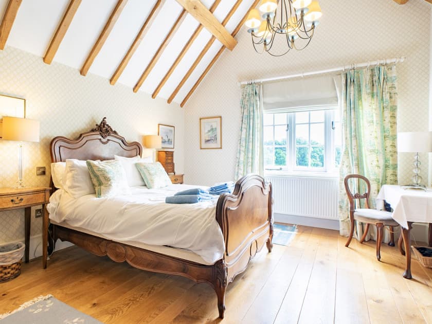 Double bedroom | Pinley Hill House, Hatton near Warwick