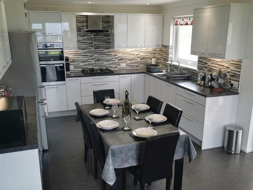 Kitchen/diner | Cri’r Wylan, Fishguard
