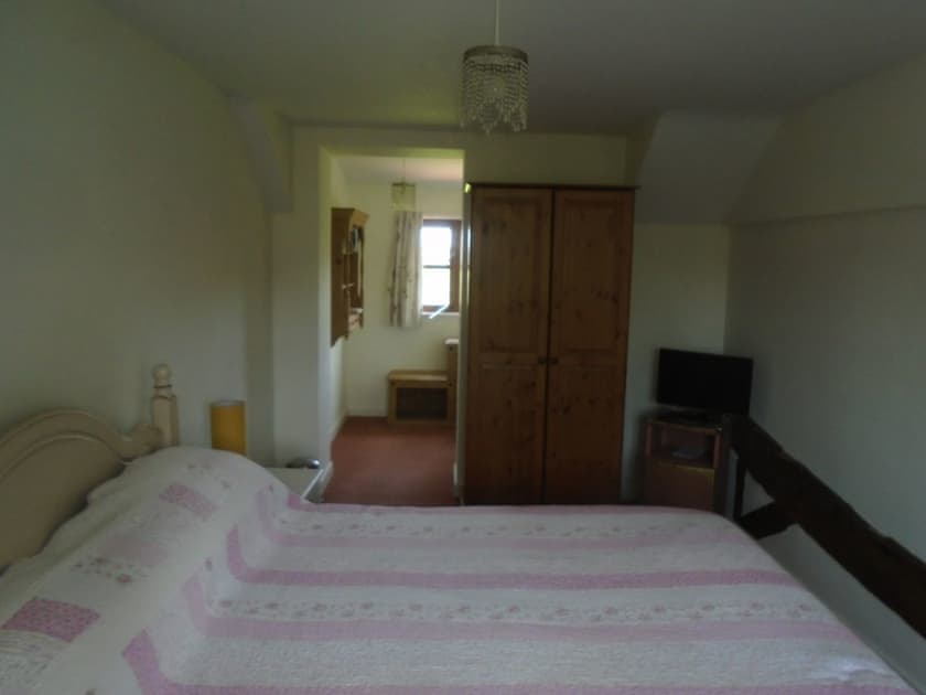 Double bedroom on first floor | Whipple Tree Cottage, Cratfield, Halesworth
