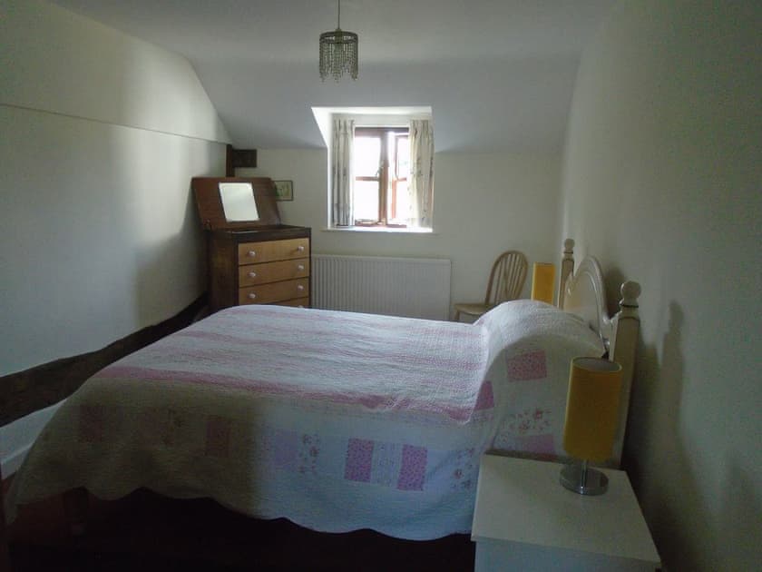Double bedroom on first floor | Whipple Tree Cottage, Cratfield, Halesworth