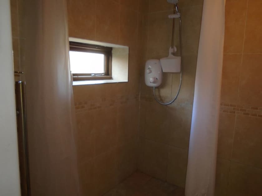 Wet room ground floor | Whipple Tree Cottage, Cratfield, Halesworth