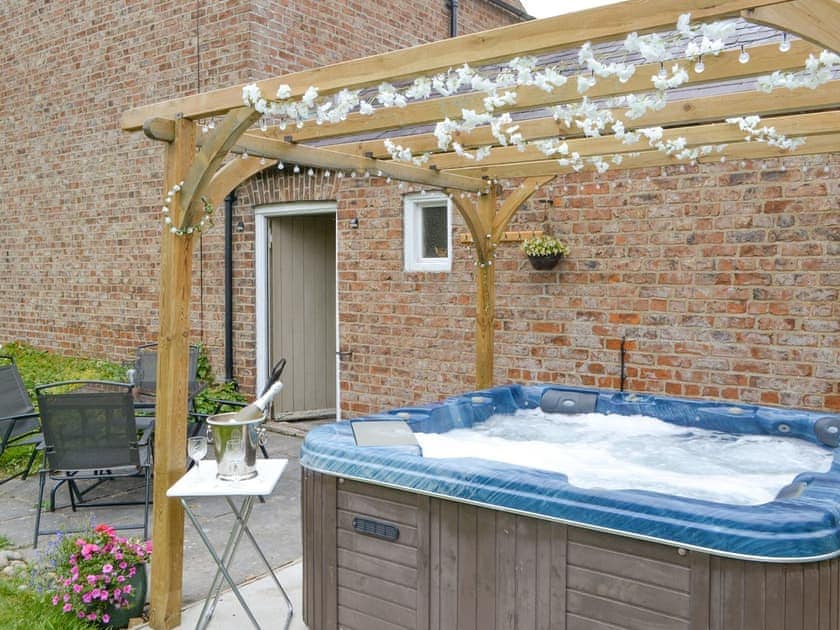 Outdoor area | Highbury Farm Cottage, Duggleby