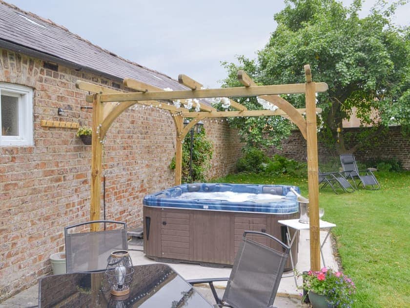 Outdoor area | Highbury Farm Cottage, Duggleby