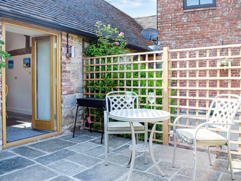 Sitting-out-area | The Roost, Dorrington