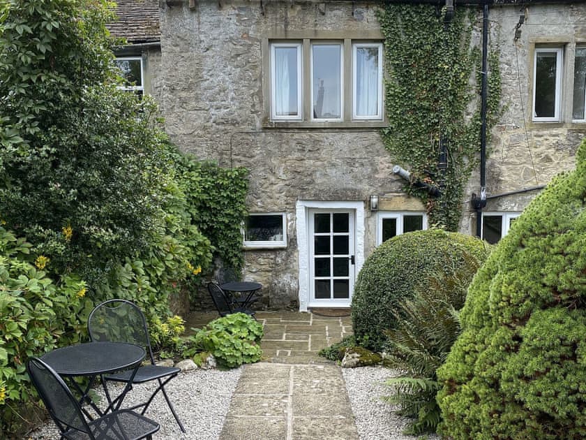 Rear courtyard and garden | Ivy Cottage, Grassington, near Skipton