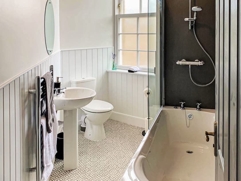 Bathroom | The Legion, St Margaret’s Hope