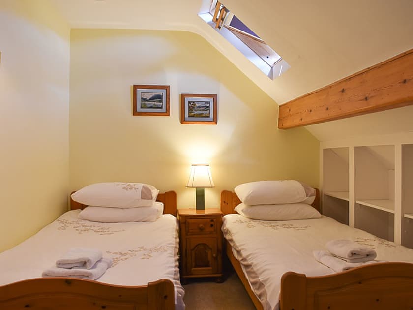 Twin bedroom | Upper Sycamore Cottage - Sycamore Cottages, Ambleside
