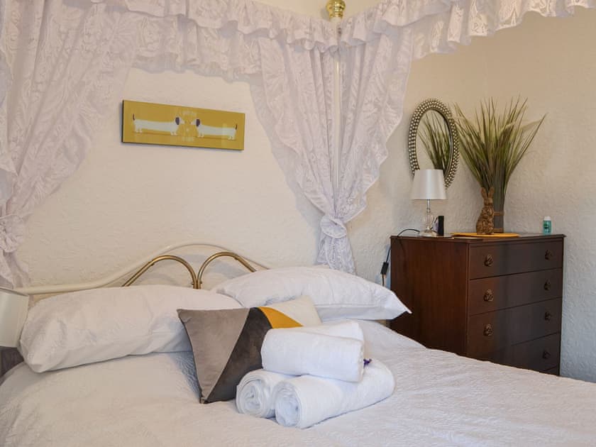 Four Poster bedroom | Eliza’s Cottage Low Padstow, Whitehaven