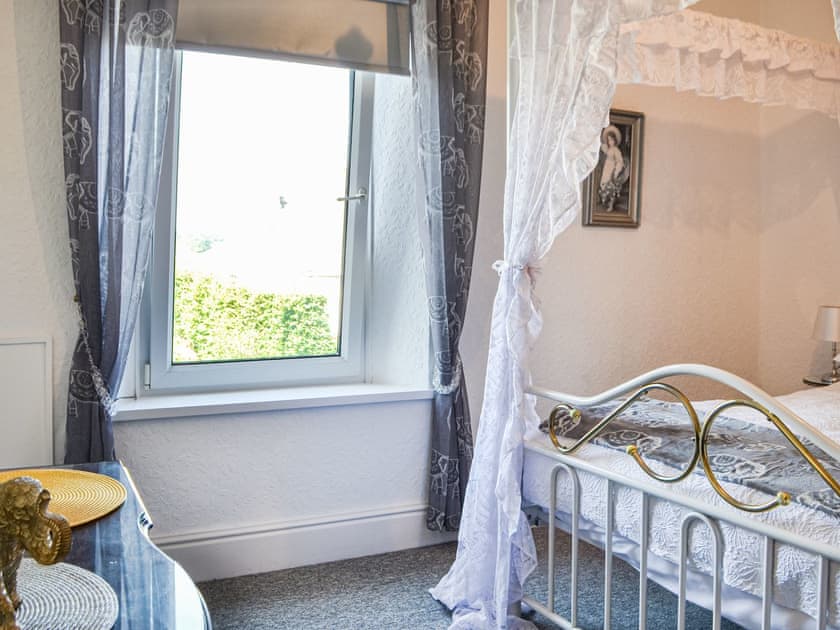 Four Poster bedroom | Eliza’s Cottage Low Padstow, Whitehaven