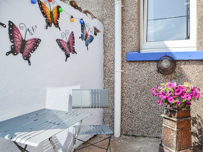 Sitting-out-area | Eliza’s Cottage Low Padstow, Whitehaven