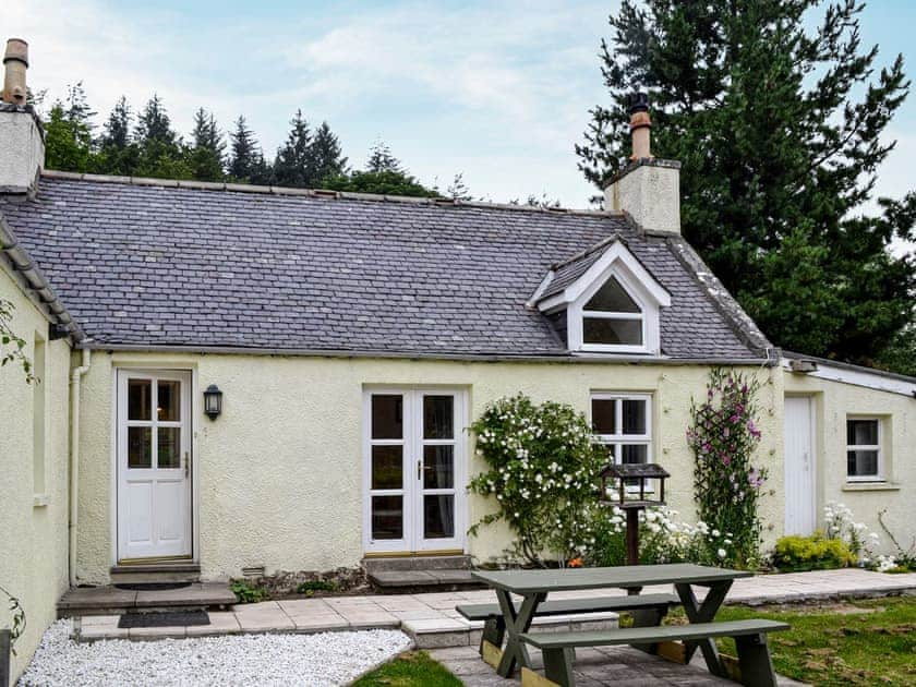 Exterior | Corrennie School Cottage, Sauchen, near Inverurie