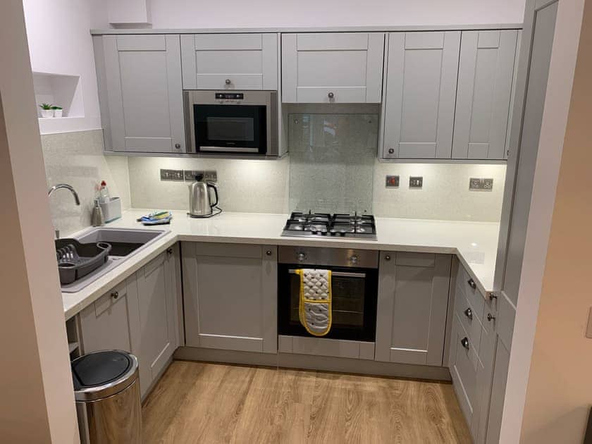 Fully appointed kitchen | 2 Windsor House, Keswick