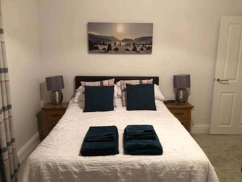 Comfortable double bedroom | 2 Windsor House, Keswick