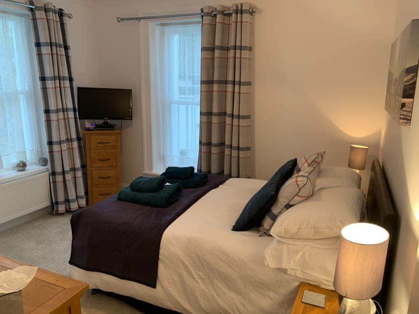 Relaxing double bedroom | 2 Windsor House, Keswick