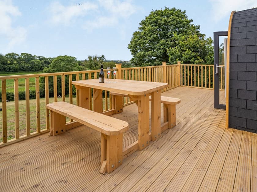 Outdoor eating area | Cwtch - Cwmporthman Farm, Blaenporth