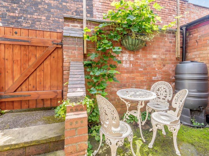 Courtyard | Top Flat, Lincoln