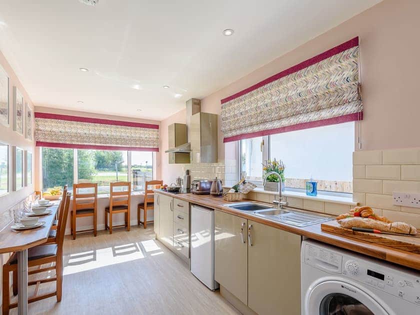 Kitchen/diner | Harebell Cottage, Addlethorpe, near Skegness