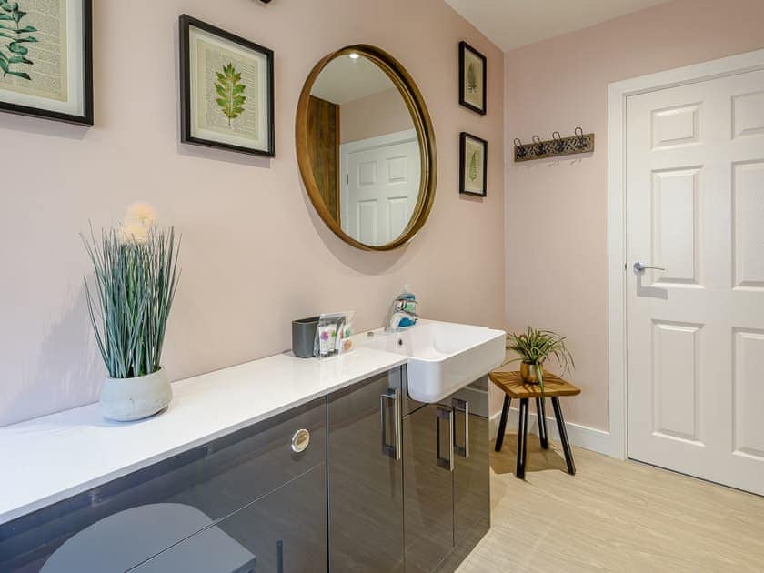 Bathroom | Harebell Cottage, Addlethorpe, near Skegness