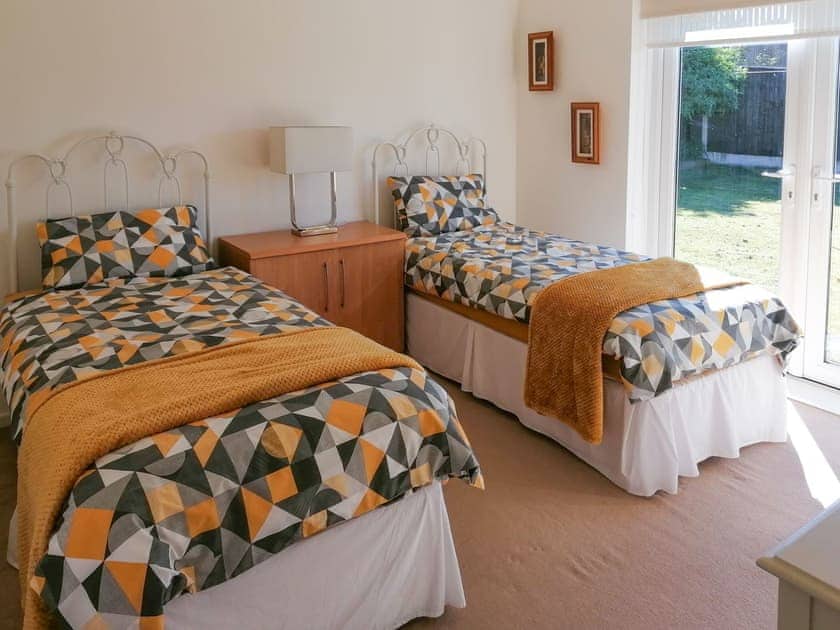 Twin bedroom | Acres View, Caythorpe, near Nottingham