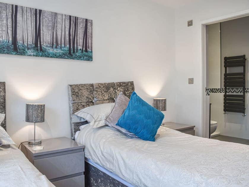Twin bedroom | Lake View, Rudyard Lake