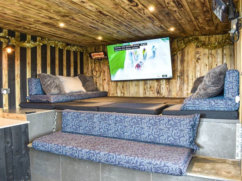 Hot tub area | Lake View, Rudyard Lake