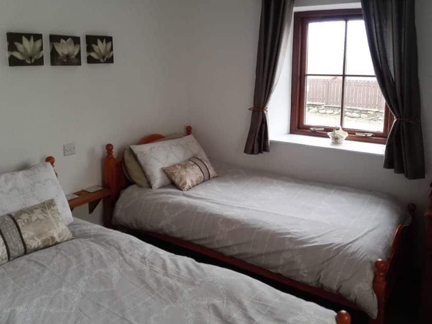 Twin bedroom | Jenlea Cottage, Grizebeck, near Kirkby-in-Furness