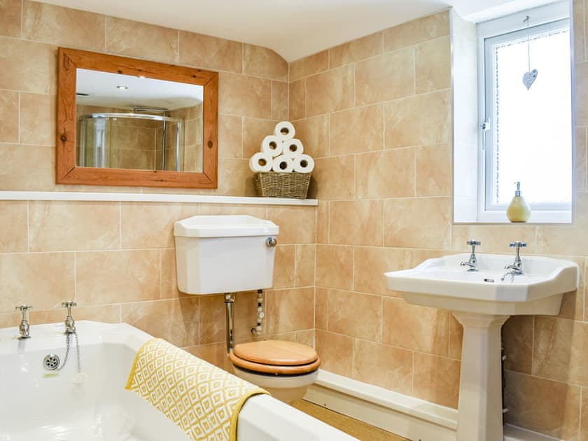 Bathroom | Chapel Cottage, Fylingthorpe