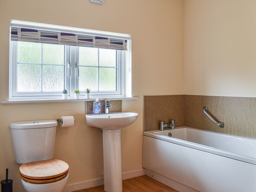Bathroom | Lowther Gardens, Grange-over-Sands