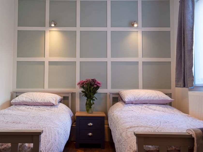 Twin bedroom | Melrose Cottage - Amble Retreats, Amble