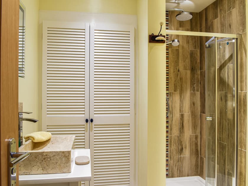 Shower room | Elmington Studio, Bossiney, near Tintagel