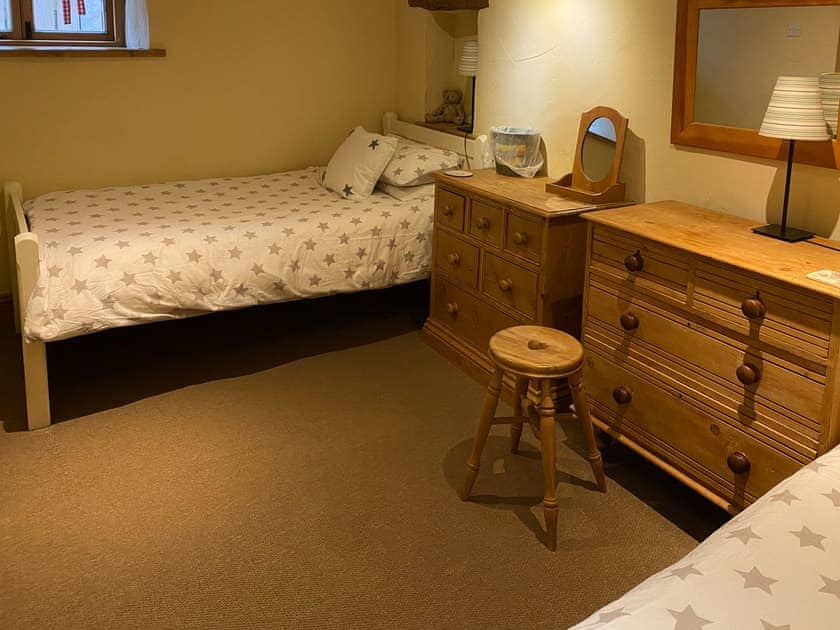 Twin bedroom | Finkle Barn, Great Fryupdale