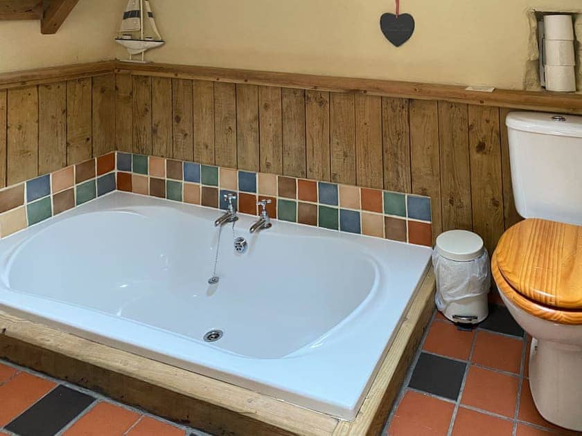 Bathroom | Finkle Barn, Great Fryupdale