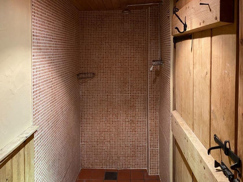 Shower room | Finkle Barn, Great Fryupdale