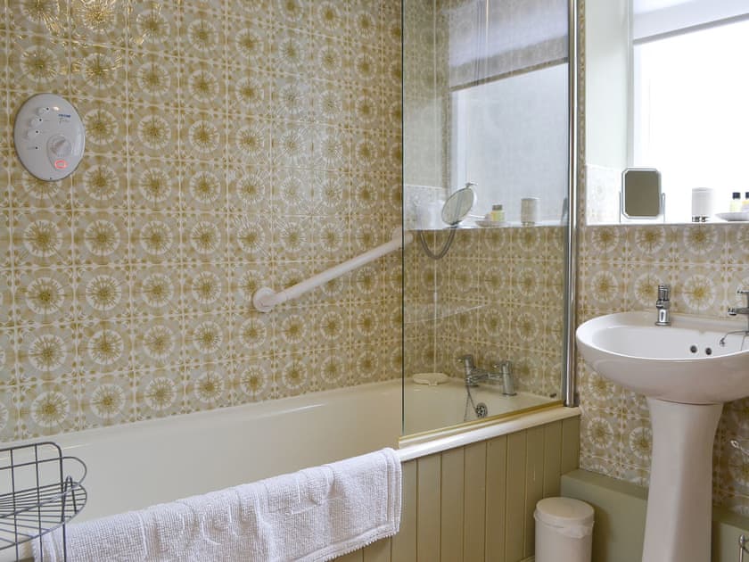 Bathroom | Shambles Cottage, Ambleside
