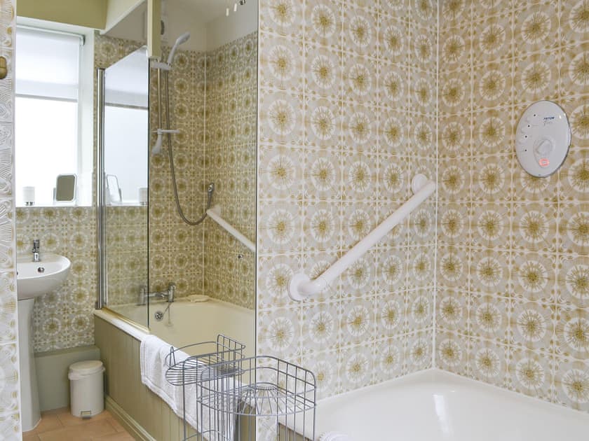 Bathroom | Shambles Cottage, Ambleside
