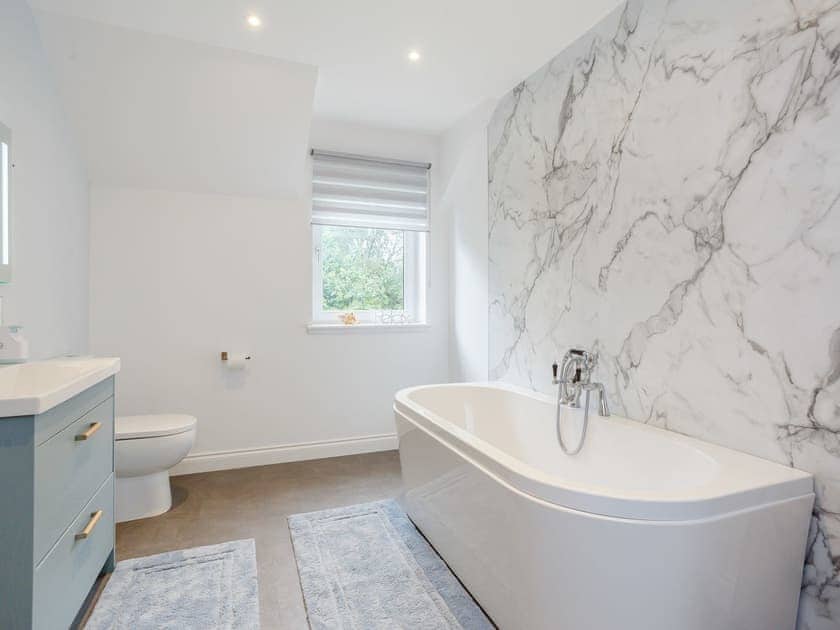 Bathroom | Strathclaggan, Craigellachie