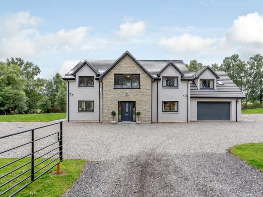 Driveway | Strathclaggan, Craigellachie