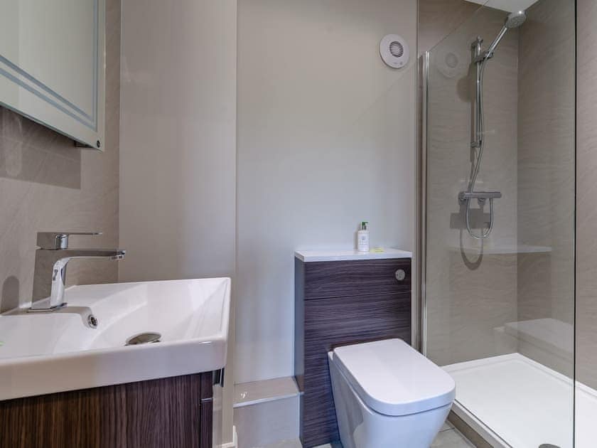 En-suite | Honies Farm Barns- The Wheat Store - Honies Farm Barns, East Stoke, near Newark