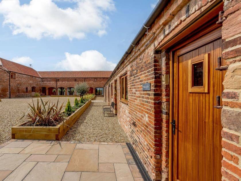 Setting | Honies Farm Barns- The Wheat Store - Honies Farm Barns, East Stoke, near Newark