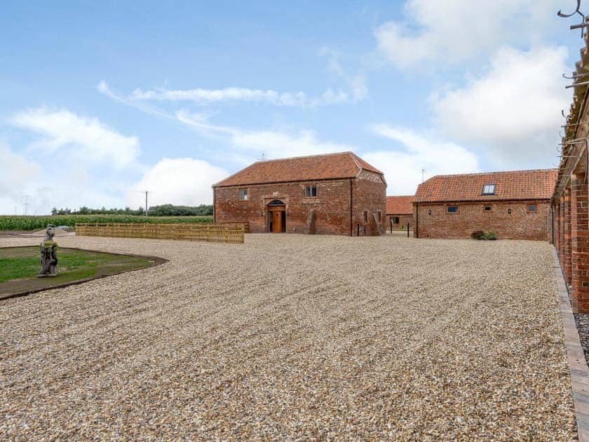Setting | Honies Farm Barns- The Wheat Store - Honies Farm Barns, East Stoke, near Newark