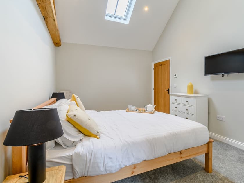 Double bedroom | Honies Farm Barns- The Barley Store - Honies Farm Barns, East Stoke, near Newark