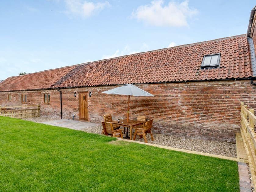 Sitting-out-area | Honies Farm Barns- The Barley Store - Honies Farm Barns, East Stoke, near Newark