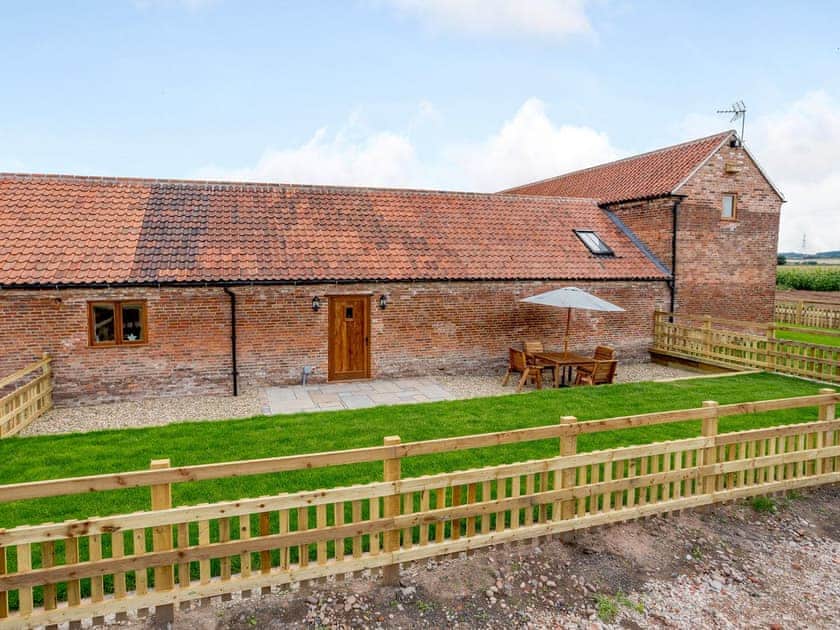 Exterior | Honies Farm Barns- The Barley Store - Honies Farm Barns, East Stoke, near Newark
